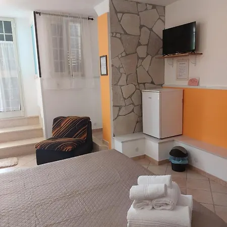 Albachiara فندق مبيت وإفطار