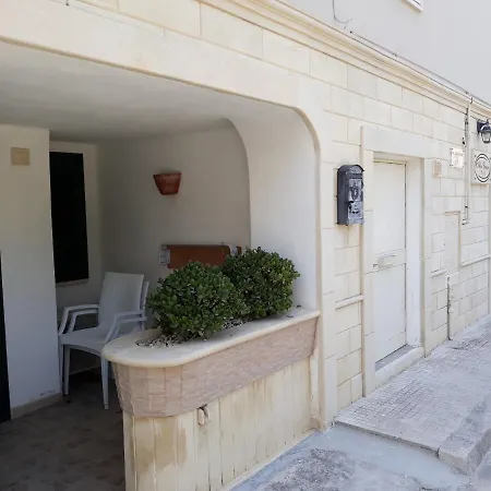 Bed and breakfast Albachiara 3*